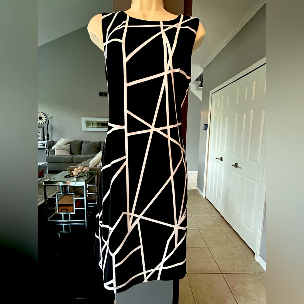 TOMMY HILFIGER - Black and White Sleeveless Dress Size 8